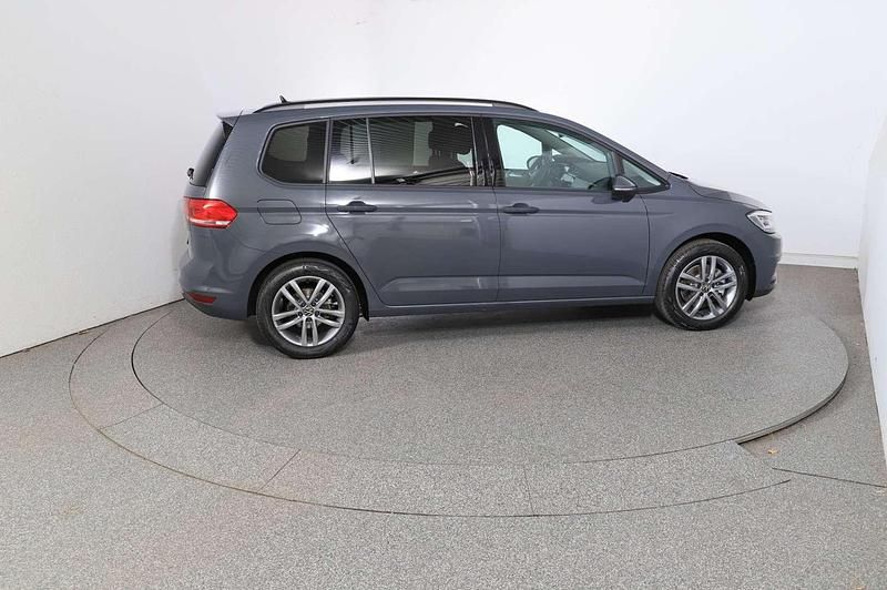 Gebraucht VW Touran 150 PS (110 kW) 2025 Mittelgrau  metallic Van / Kleinbus