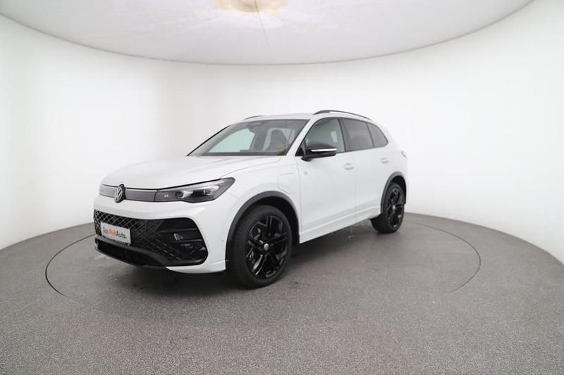Neu VW Tiguan Sport 204 PS (150 kW) 2025 Weiss  normal SUV