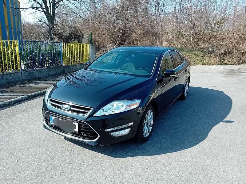 Gebraucht Ford Mondeo Titanium 140 PS (102 kW) 2013 Schwarz Limousine