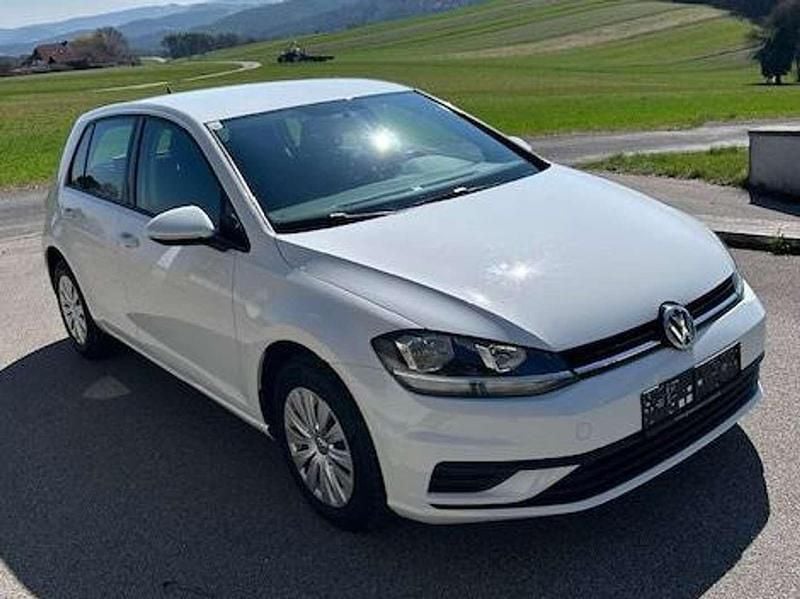 Gebraucht 2017 VW Golf VII Trendline Limousine | € 9.999 (Fairer Preis) - Bild 1/4