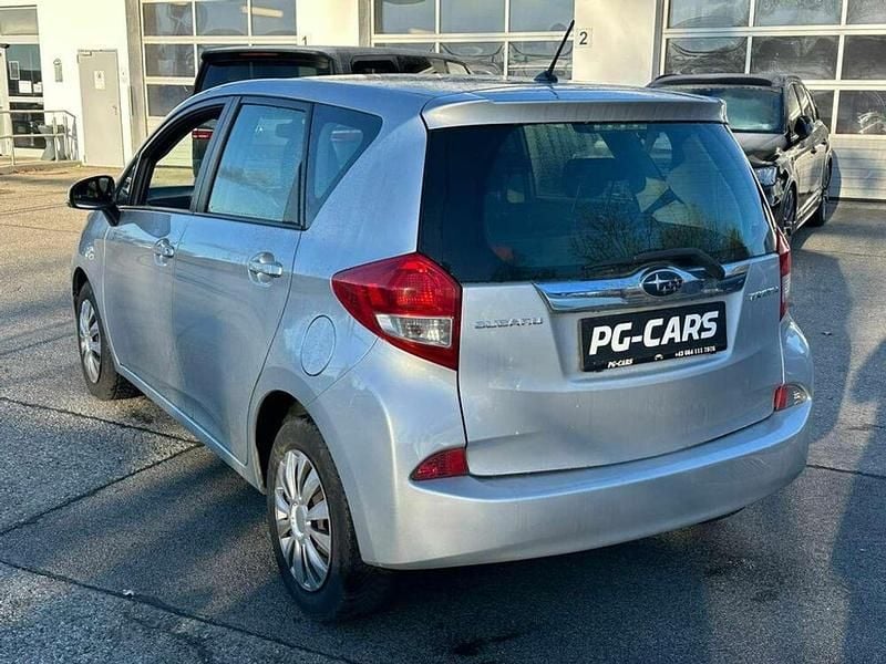 Gebraucht Subaru Trezia Comfort 90 PS (66 kW) 2011 Silber Kleinwagen