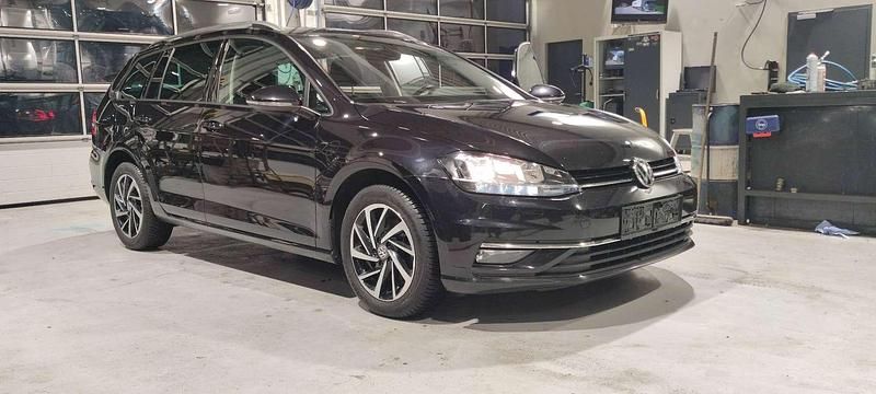 Gebraucht VW Golf VII Comfortline 116 PS (85 kW) 2019 Limousine