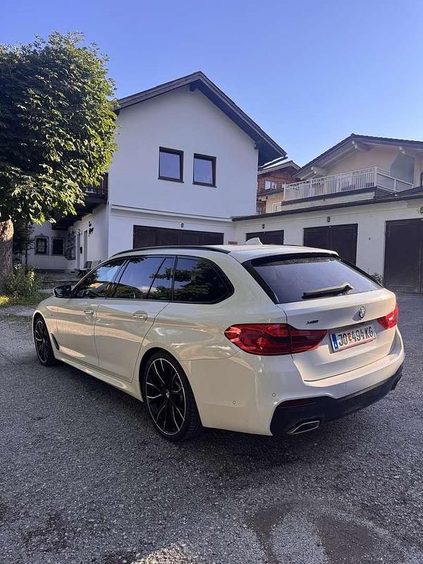 Gebraucht 2017 BMW 520 M Sport Kombi | € 21.900 (Teuer) - Bild 1/4