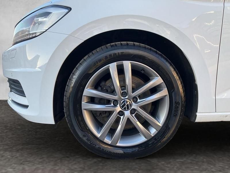 Gebraucht VW Touran 150 PS (110 kW) 2021 Weiss  normal Van / Kleinbus