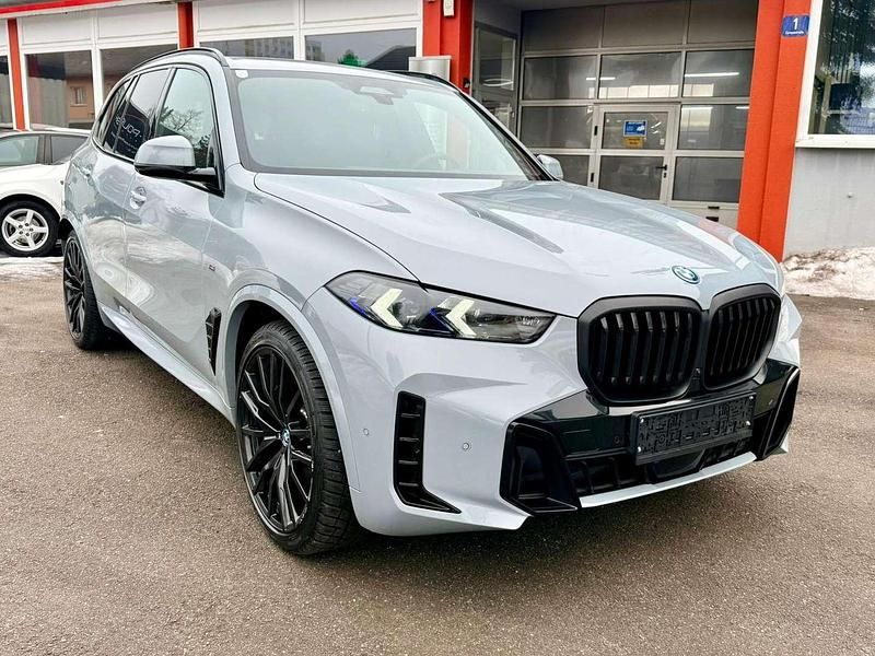 Gebraucht BMW X5 M 313 PS (230 kW) 2025 Grau SUV