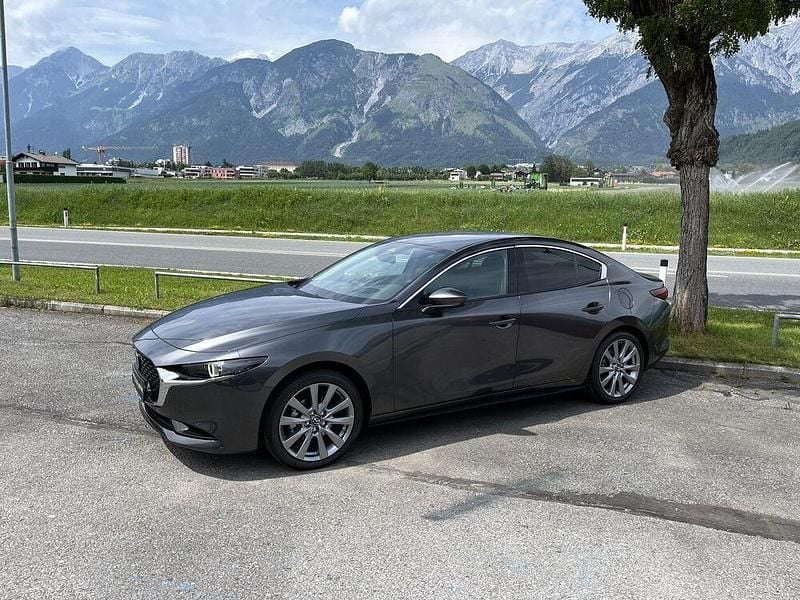 Neu Mazda 3 140 PS (102 kW) 2025 Grau Limousine