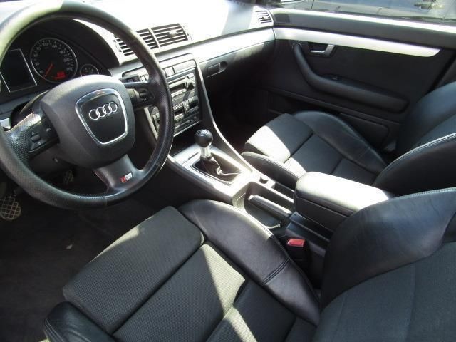 https://images.autouncle.com/at/car_images/51d5b378-897f-4e85-b686-3f436bef3a4a_audi-a4-avant-2-0-tdi-dpf-s-line-interieur-alu-multifunk.jpg