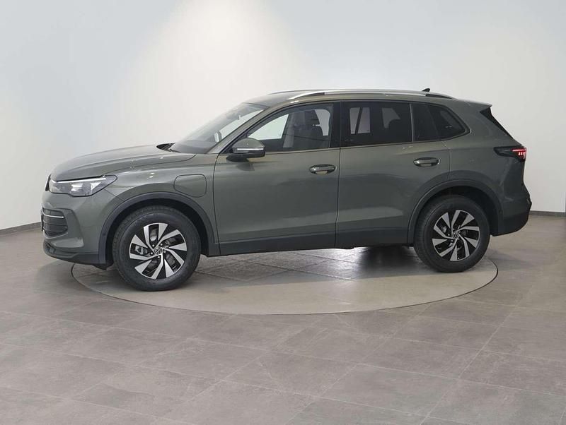 Neu VW Tiguan 204 PS (150 kW) 2025 Grün SUV