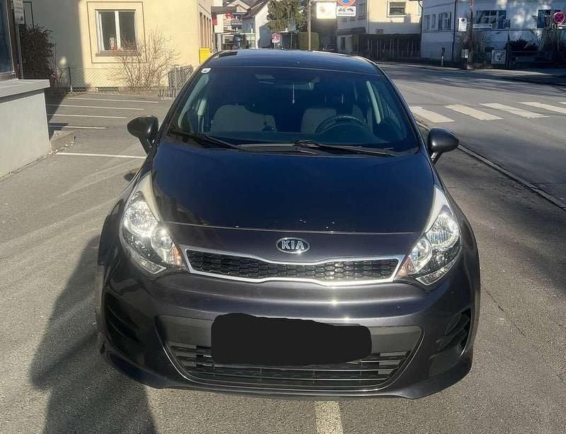 Gebraucht Kia Rio 84 PS (61 kW) 2015 Grau Limousine