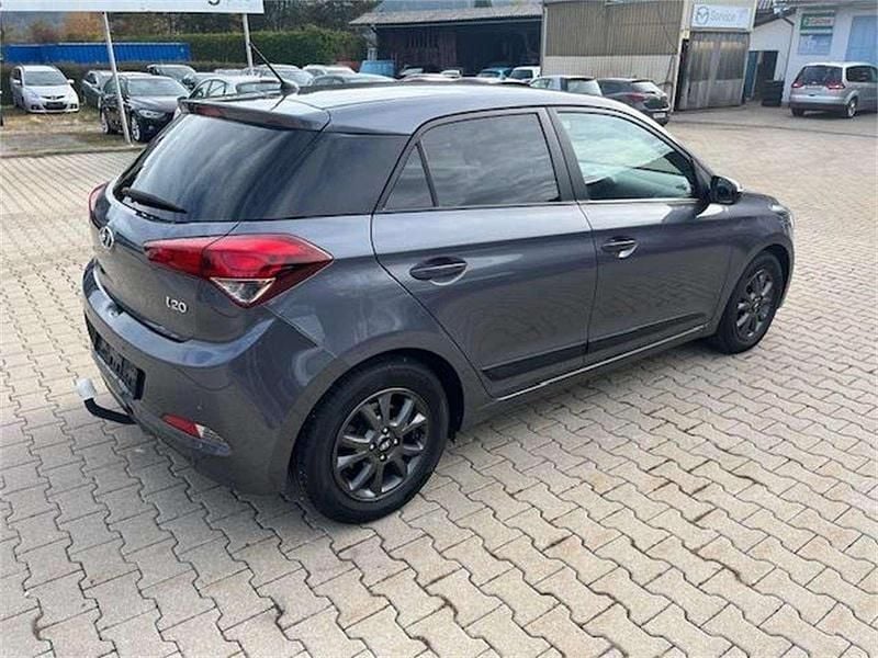 Gebraucht Hyundai i20 Edition 84 PS (61 kW) 2017 Grau Limousine