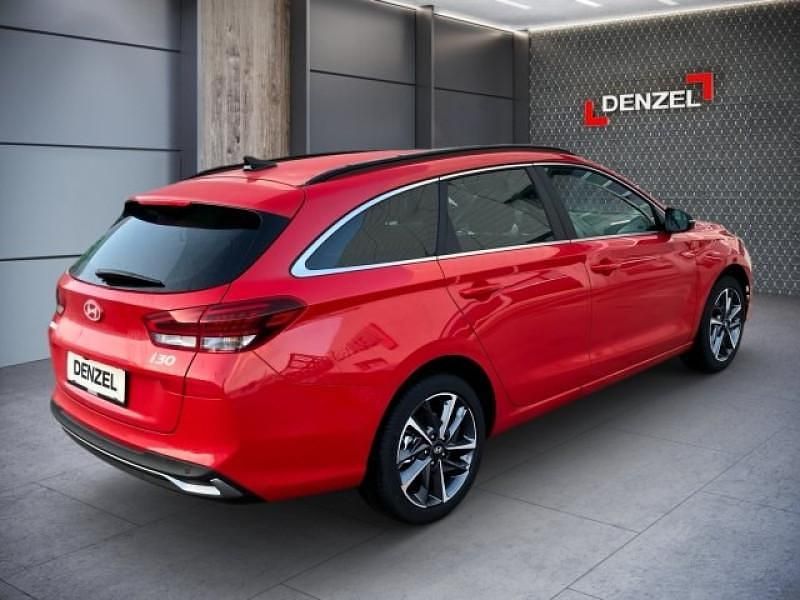 Neu Hyundai i30 GO! 97 PS (71 kW) 2025 Engine red Kombi