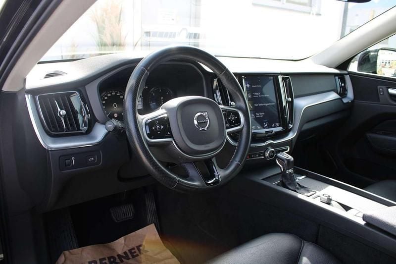 Gebraucht Volvo XC60 Momentum 190 PS (139 kW) 2018 Dunkelgrau  metallic SUV