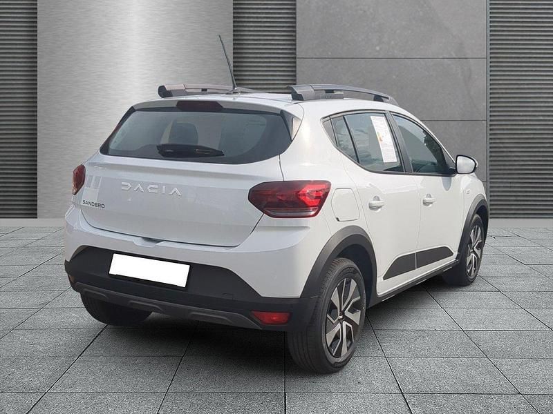 Neu Dacia Sandero Expression 101 PS (74 kW) 2025 Weiß Kleinwagen