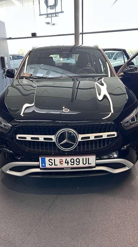 Gebraucht Mercedes GLA200 163 PS (119 kW) 2025 SUV
