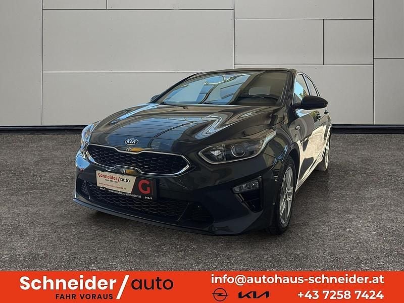 Grau Gebraucht 2019 Kia Ceed Silver Kleinwagen | € 13.222 (Fairer Preis) - Bild 1/4