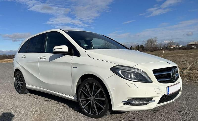 Gebraucht Mercedes B200 Edition 156 PS (114 kW) 2012 Van / Kleinbus