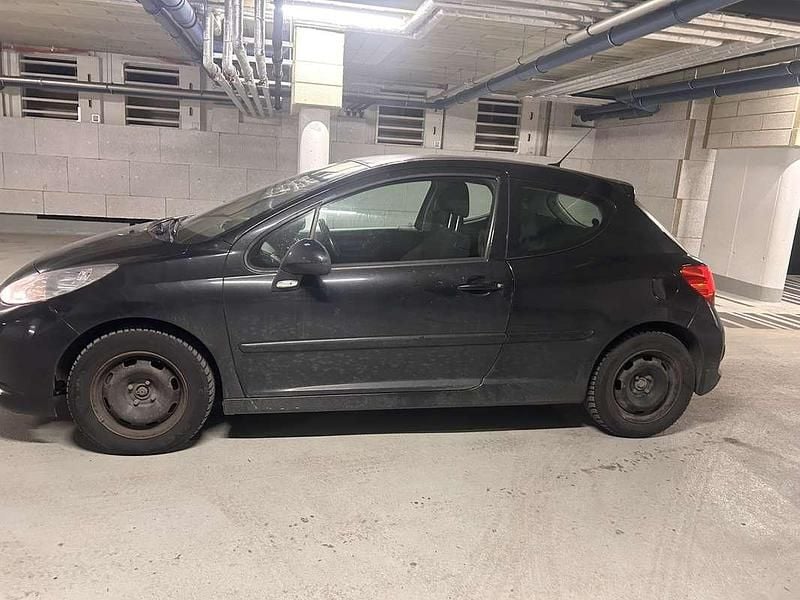 Gebraucht Peugeot 207 Active 120 PS (88 kW) 2008 Schwarz Limousine