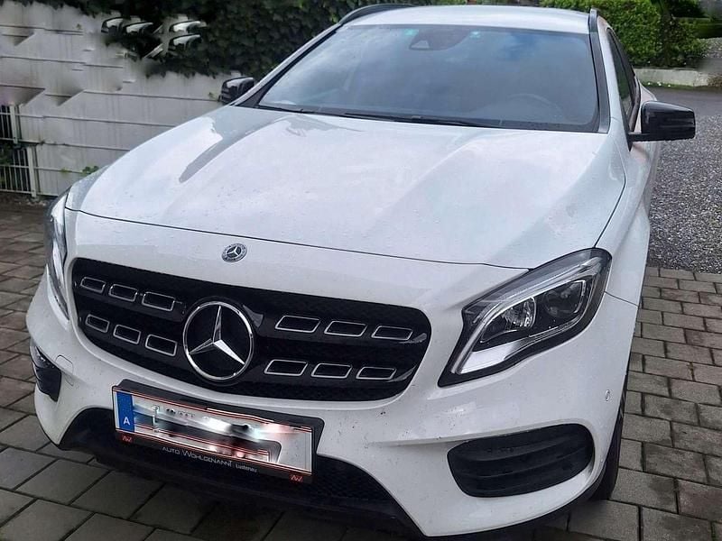 Weiß Gebraucht 2018 Mercedes GLA200 SUV | € 22.900 (Fairer Preis) - Bild 1/4