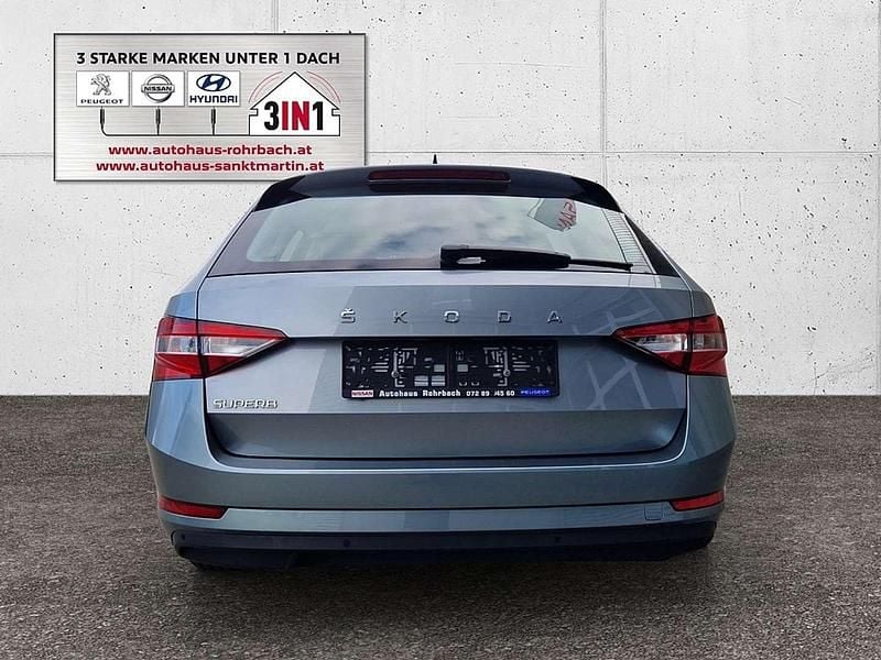 Gebraucht Skoda Superb Ambition 150 PS (110 kW) 2020 Grau Kombi