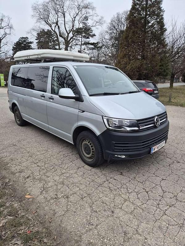 Gebraucht VW Transporter 150 PS (110 kW) 2018 Silber Van