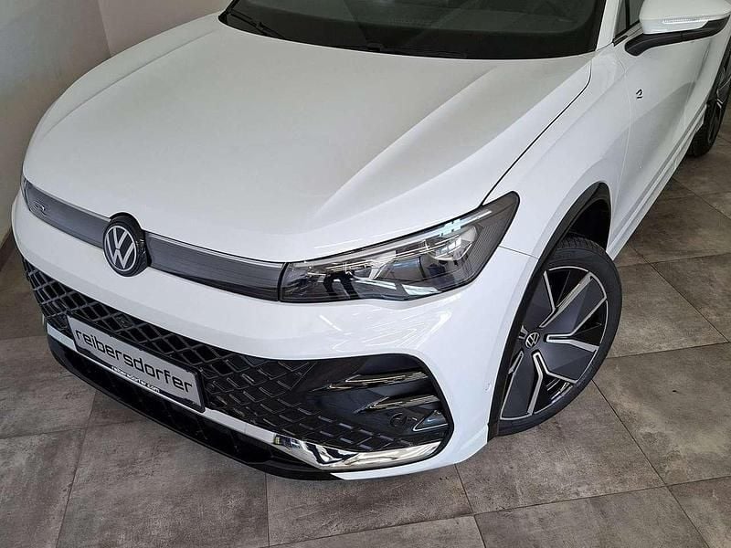 Neu VW Tiguan Sport 150 PS (110 kW) 2025 Weiß SUV