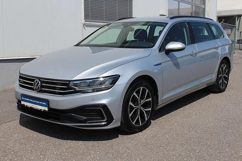 Silber Gebraucht 2022 VW Passat GTE Kombi | € 18.950 (Superpreis) - Bild 1/4