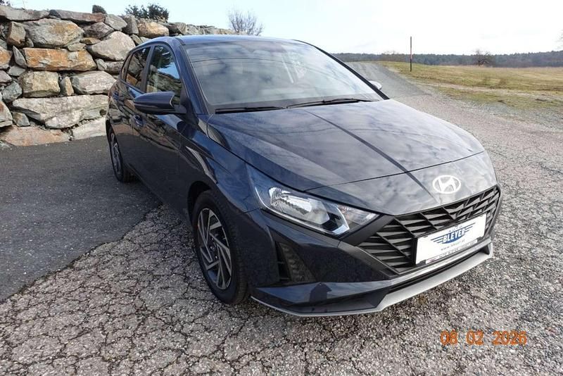 Neu Hyundai i20 77 PS (56 kW) 2025 Grau Kleinwagen