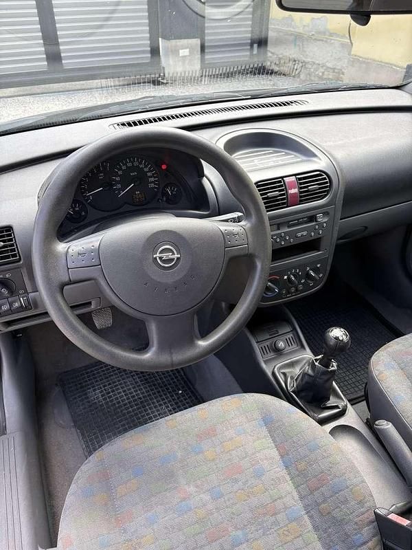 Gebraucht 2001 Opel Corsa Comfort Limousine | € 2.000 - Bild 1/4