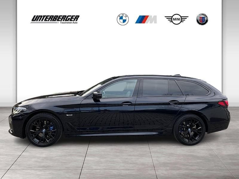 Gebraucht BMW 530e M Sport 292 PS (214 kW) 2022 Schwarz Kombi