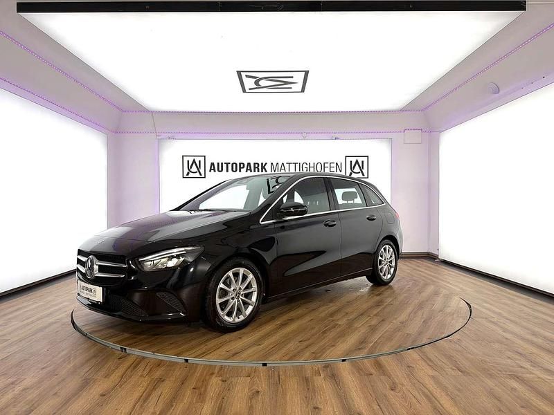 Gebraucht Mercedes B180 Progressive 116 PS (85 kW) 2020 Schwarz Van / Kleinbus