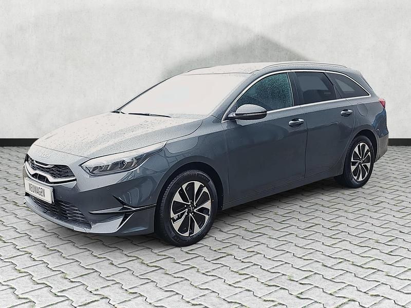 Neu Kia Ceed Sportswagon 101 PS (74 kW) 2025 Grau Kombi