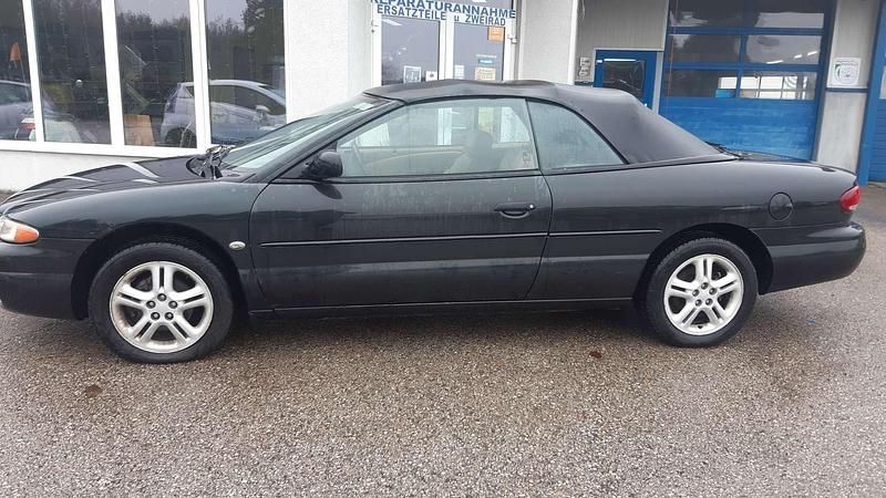 Gebraucht Chrysler Stratus 131 PS (96 kW) 2000 Schwarz Cabrio