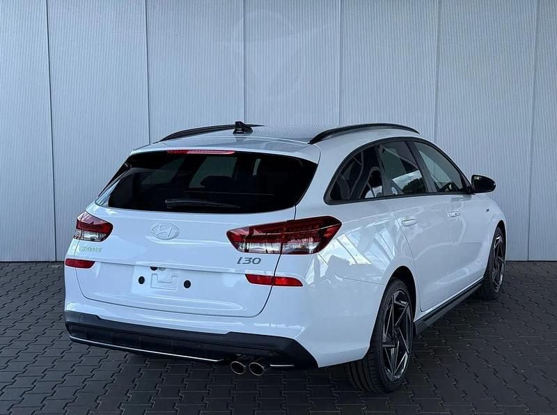 Neu Hyundai i30 N Line 140 PS (102 kW) 2025 Schwarz Kombi