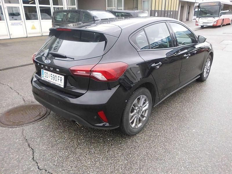 Gebraucht Ford Focus Cool & Connect 101 PS (74 kW) 2022 Schwarz Limousine
