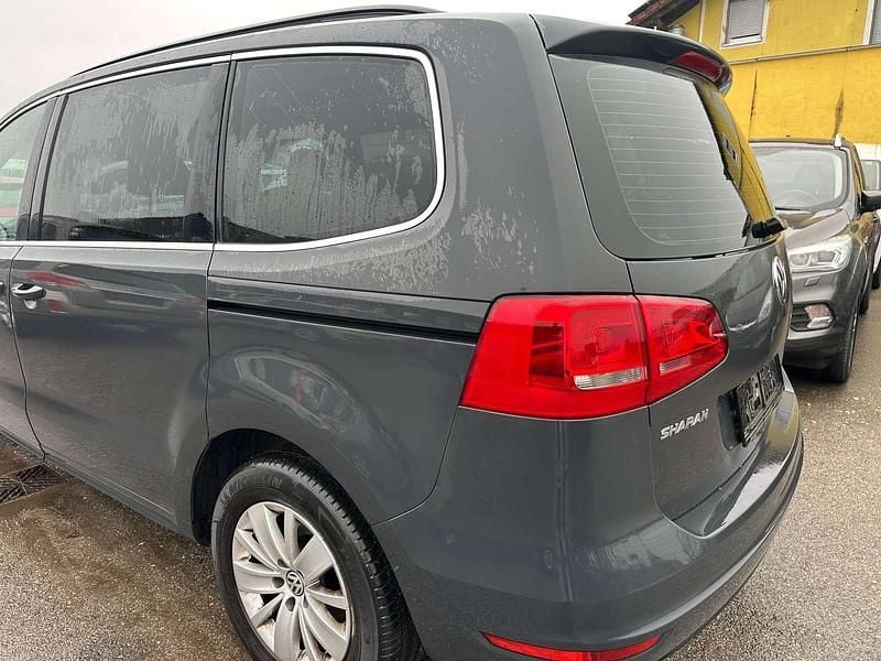 Gebraucht VW Sharan Comfortline 140 PS (102 kW) 2011 Grau Van / Kleinbus