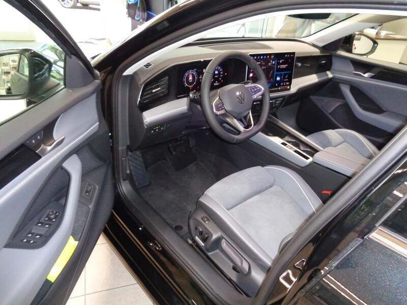 Gebraucht VW Passat Business 150 PS (110 kW) 2024 Schwarz  metallic Kombi