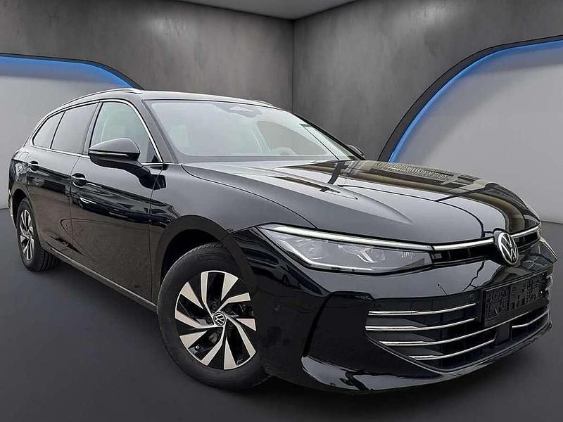 Gebraucht VW Passat 122 PS (89 kW) 2025 Schwarz Kombi
