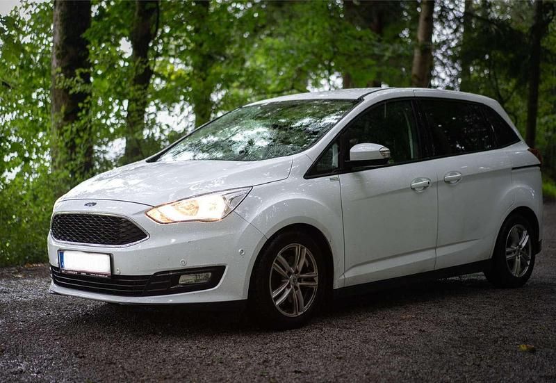 Gebraucht 2016 Ford Grand C-Max Trend Van / Kleinbus | € 10.990 (Fairer Preis) - Bild 1/4