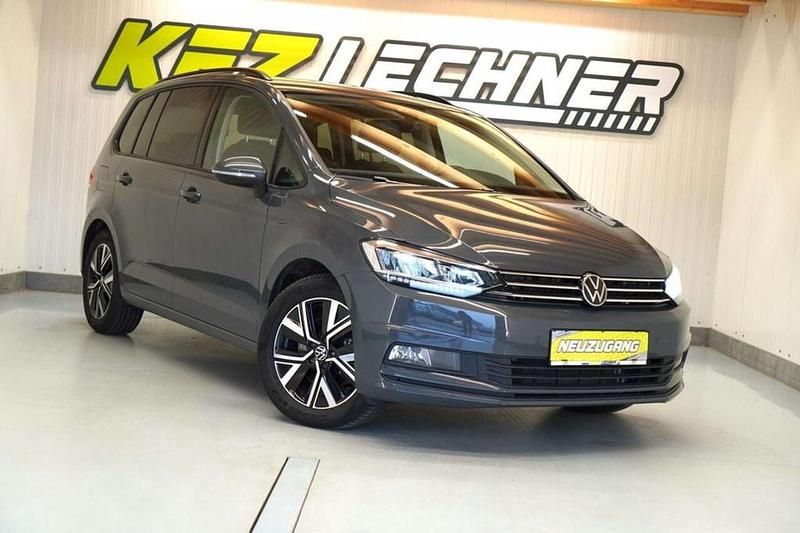 Gebraucht VW Touran R 150 PS (110 kW) 2024 Grau Van / Kleinbus