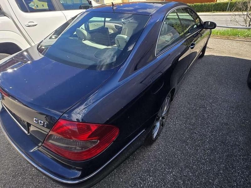 Gebraucht Mercedes CLK320 Avantgarde 224 PS (164 kW) 2010 Blau Coupé