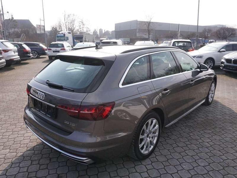 Gebraucht Audi A4 163 PS (119 kW) 2022 Grau Kombi