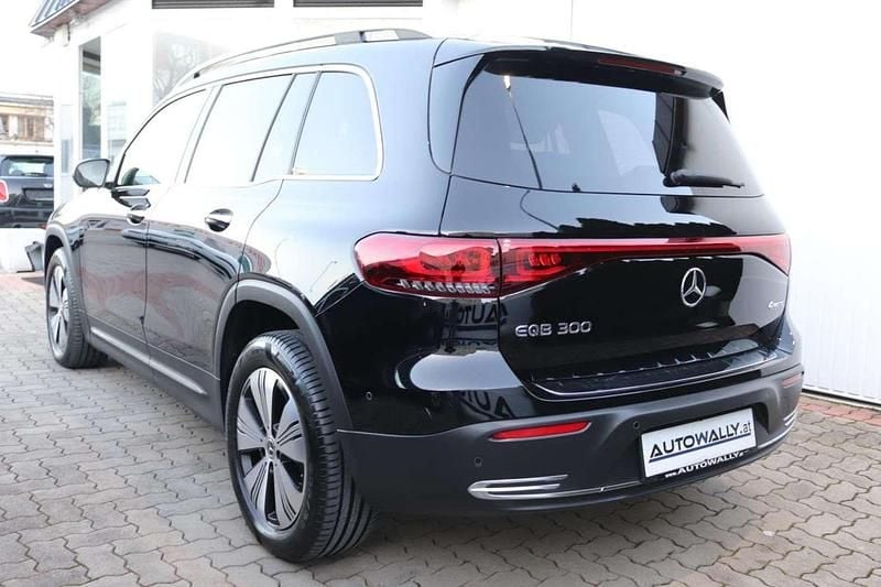 Gebraucht Mercedes EQB300 167 kW (228 PS) 2023 Schwarz SUV