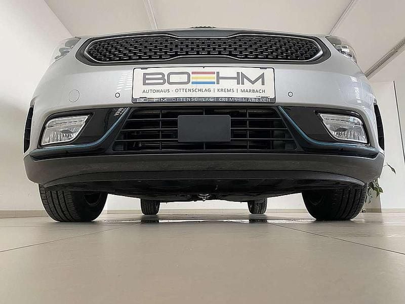 Gebraucht Kia Niro 105 PS (77 kW) 2019 Silber SUV