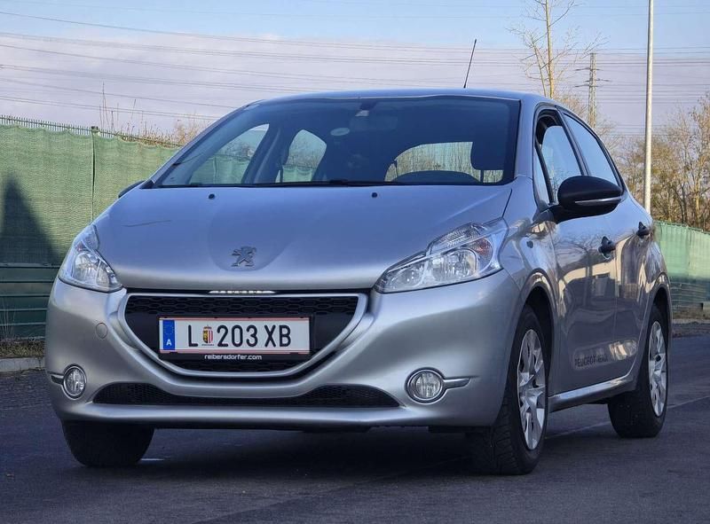 Gebraucht Peugeot 208 Active 68 PS (50 kW) 2013 Grau Kleinwagen