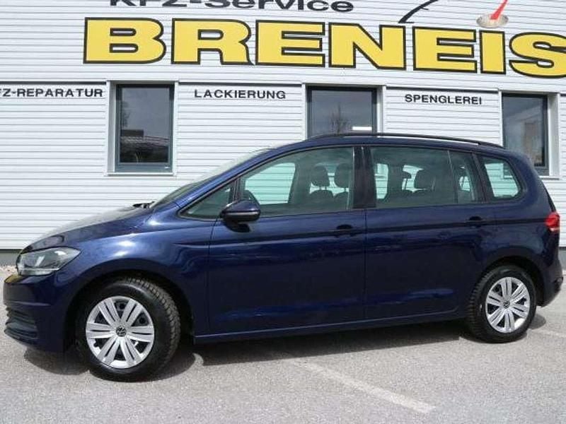 Gebraucht VW Touran Trendline 150 PS (110 kW) 2020 Blau Van / Kleinbus