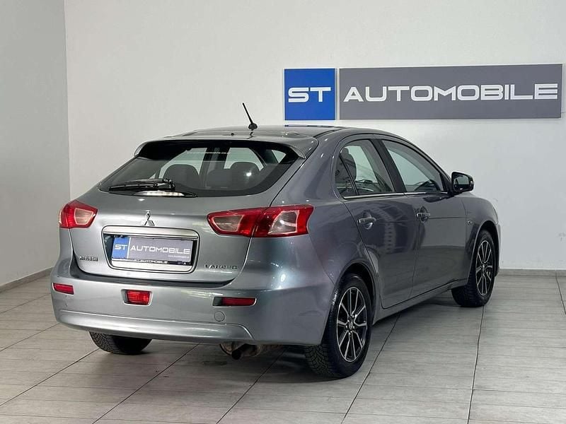 Gebraucht Mitsubishi Lancer Comfort Edition 117 PS (86 kW) 2016 Grau Kleinwagen