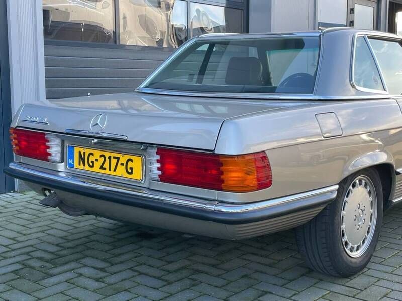 Gebraucht Mercedes 560 230 PS (169 kW) 1987 Beige Cabrio