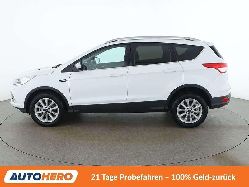 Gebraucht Ford Kuga Titanium 120 PS (88 kW) 2016 Weiß SUV