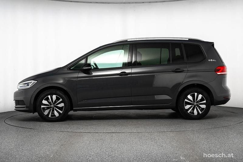 Gebraucht VW Touran Comfortline 150 PS (110 kW) 2025 Grau Van / Kleinbus