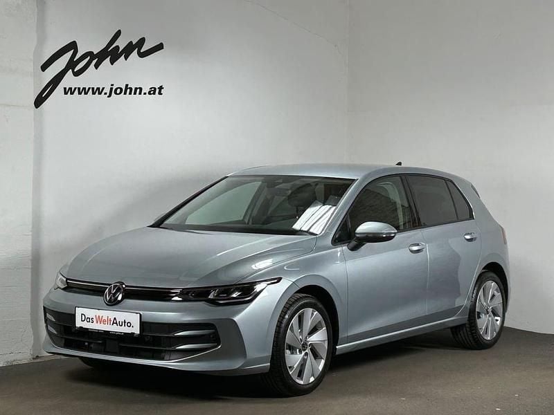 Silber metallic Gebraucht 2025 VW Golf VIII Limousine | € 23.990 (Guter Preis) - Bild 1/4